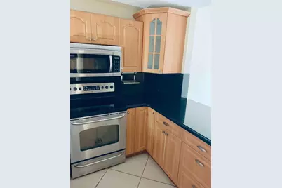 1750 W 46th Street #222, Hialeah, FL 33012 - Photo 4