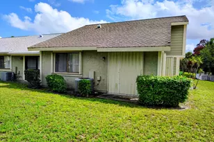 1501 SE Dewberry Ct, Port Saint Lucie, FL 34952 - Photo 2