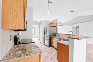 1025 SW Spataro Ave, Port Saint Lucie, FL 34953 - Photo 8