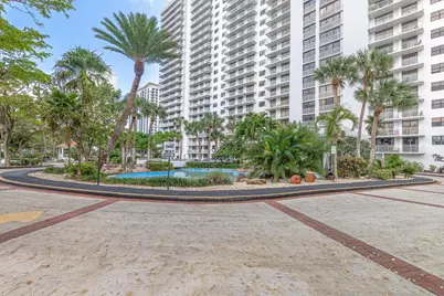 210 174th Street #1110, Sunny Isles Beach, FL 33160 - Photo 36