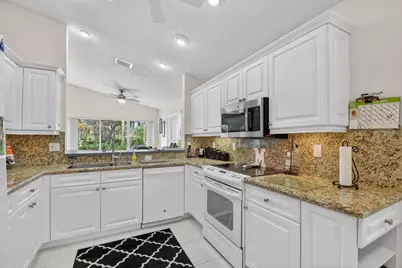 9718 Harbour Lake Circle, Boynton Beach, FL 33437 - Photo 16