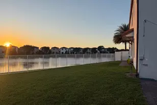 3001 King Palm Way, Riviera Beach, FL 33410 - Photo 4