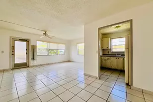 141 Sussex H, West Palm Beach, FL 33417 - Photo 2