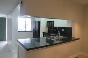 193 Lakeview Dr, Weston, FL 33326 - Photo 8