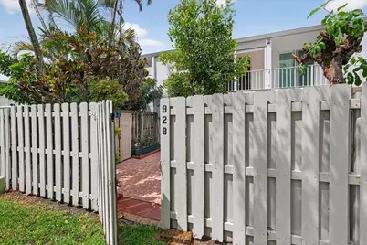 928 NE 27th Avenue, Hallandale Beach, FL 33009 - Photo 36