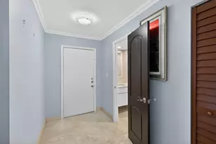 928 NE 27th Ave, Hallandale Beach, FL 33009 - Photo 12