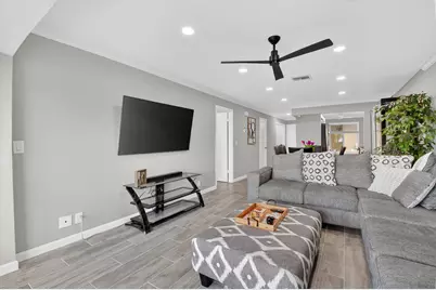 13767 Flora Place, Delray Beach, FL 33484 - Photo 12