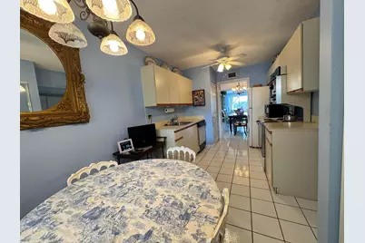 6768 N 10th Avenue N #303, Lake Worth, FL 33467 - Photo 12