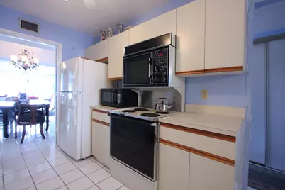 6768 N 10th Avenue N #303, Lake Worth, FL 33467 - Photo 4