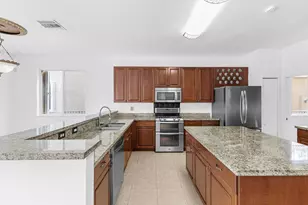 19389 SW 64th St, Pembroke Pines, FL 33332 - Photo 8