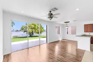 19389 SW 64th St, Pembroke Pines, FL 33332 - Photo 12