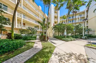 3600 Oaks Clubhouse Dr, Pompano Beach, FL 33069 - Photo 26