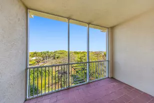3600 Oaks Clubhouse Dr, Pompano Beach, FL 33069 - Photo 20
