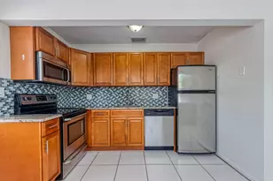 808 SE 13th St, Fort Lauderdale, FL 33316 - Photo 1