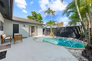 1277 Periwinkle Pl, Wellington, FL 33414 - Photo 2