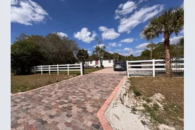 357 Hunting Club Avenue, Clewiston, FL 33440 - Photo 2