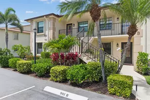 901 Pinecrest Cir, Jupiter, FL 33458 - Photo 2