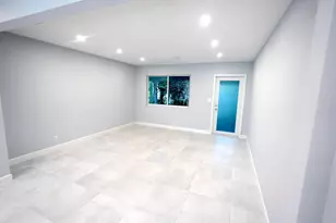 631 NE 17th Way, Fort Lauderdale, FL 33304 - Photo 2