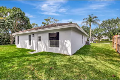 915 Sunflower Avenue, Delray Beach, FL 33445 - Photo 38