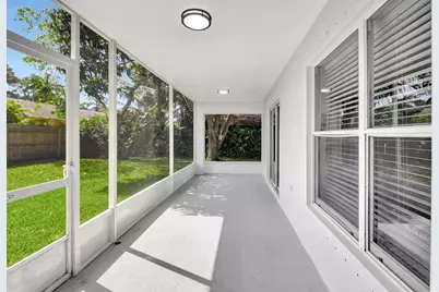 915 Sunflower Avenue, Delray Beach, FL 33445 - Photo 16