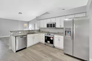 915 Sunflower Ave, Delray Beach, FL 33445 - Photo 10