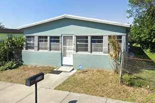 210 SW 12th Ave SW, South Bay, FL 33493 - Photo 1