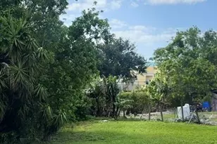 210 SW 12th Ave SW, South Bay, FL 33493 - Photo 4