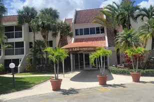 120 Lakeview Dr, Weston, FL 33326 - Photo 1