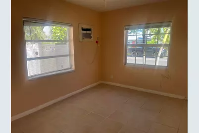 327 S Ocean Breeze Drive #1, Lake Worth, FL 33460 - Photo 8
