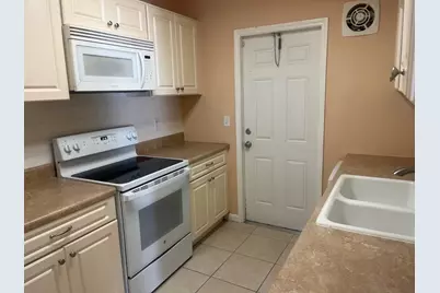 327 S Ocean Breeze Drive #1, Lake Worth, FL 33460 - Photo 10