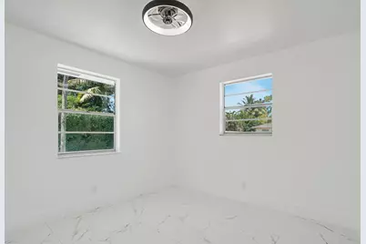 4098 Linda Lane, Palm Springs, FL 33406 - Photo 10