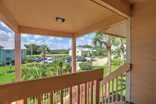 5720 Pelican Pointe Dr, Sebastian, FL 32958 - Photo 4