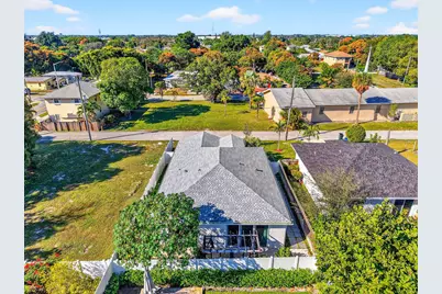 341 Oak Alley, Delray Beach, FL 33444 - Photo 10