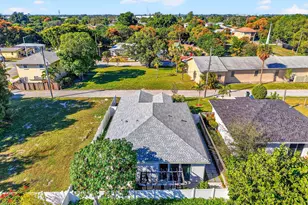 341 Oak Aly, Delray Beach, FL 33444 - Photo 10