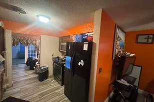 521 E Redwood Dr, Lake Park, FL 33403 - Photo 4