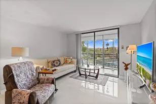 1001 Colony Point Cir, Pembroke Pines, FL 33026 - Photo 6