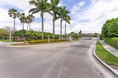 15350 NW 6th Court, Pembroke Pines, FL 33028 - Photo 36