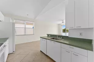 15350 NW 6th Ct, Pembroke Pines, FL 33028 - Photo 8