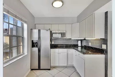 1060 Lake Shore Drive #Apt 204, Lake Park, FL 33403 - Photo 6