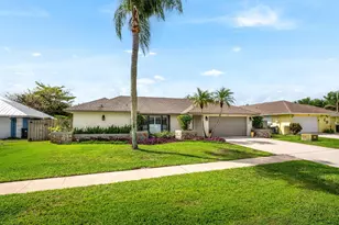 13795 Geranium Pl, Wellington, FL 33414 - Photo 2