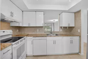10 Willowbrook Ln, Delray Beach, FL 33446 - Photo 2