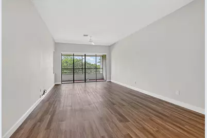 7472 La Paz Boulevard #304, Boca Raton, FL 33433 - Photo 6