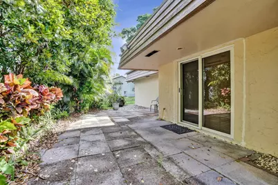 6207 Jacaranda Circle, Tamarac, FL 33319 - Photo 6