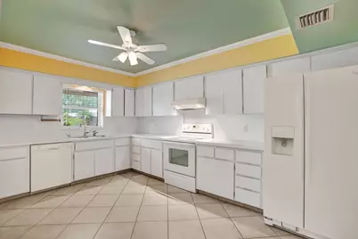 6207 Jacaranda Circle, Tamarac, FL 33319 - Photo 10