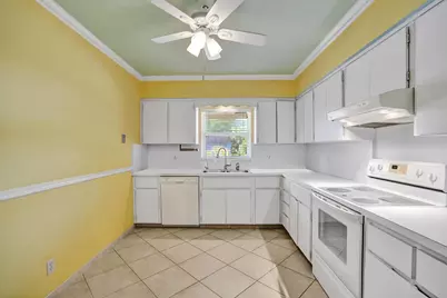 6207 Jacaranda Circle, Tamarac, FL 33319 - Photo 12