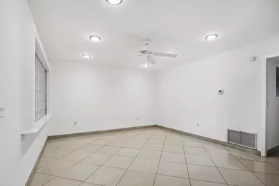 2878 Donnelly Drive #106, Lake Worth, FL 33462 - Photo 6