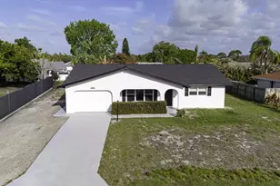 2538 SE Price Ct, Port Saint Lucie, FL 34984 - Photo 8