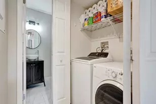 2321 Bayberry Dr, Pembroke Pines, FL 33024 - Photo 16