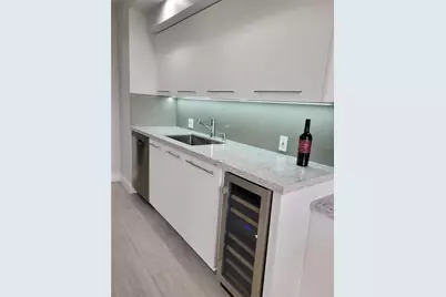 20281 E Country Club Drive E #503, Aventura, FL 33180 - Photo 4