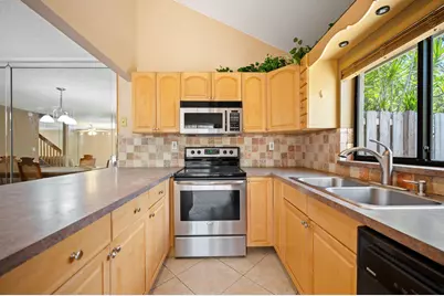 620 Commodore Drive, Plantation, FL 33325 - Photo 12